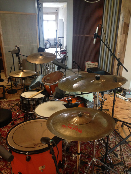 intra recording drums